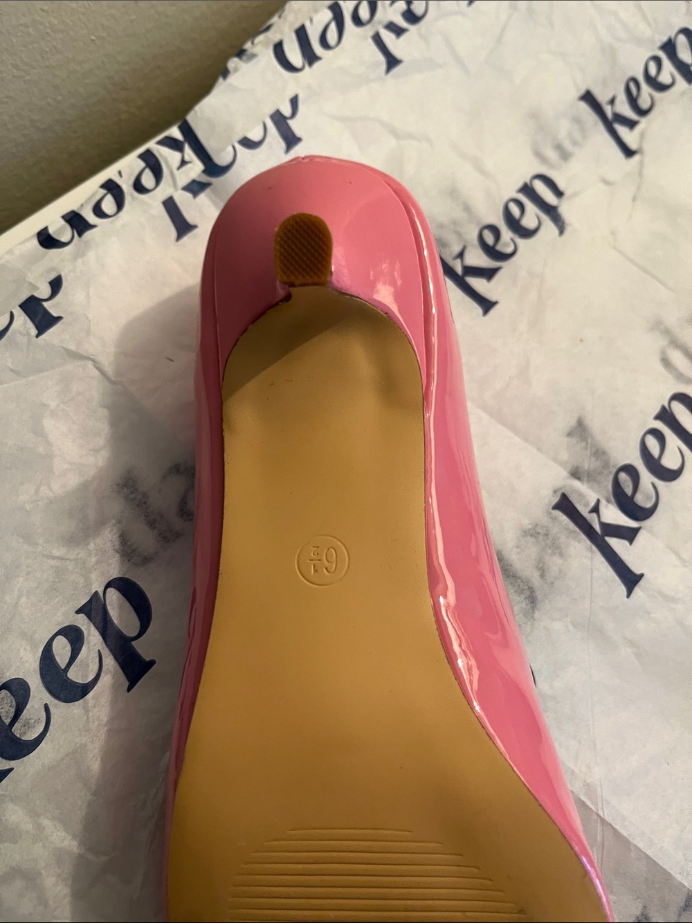 Juicy Couture Pink Patent leather like new Pointed Toe Bow Pumps used 2 times - Picture 5 of 5